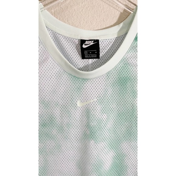 NIKE Sleeveless Sky-Dye Jersey Mesh Top Size Medium - Picture 2 of 7